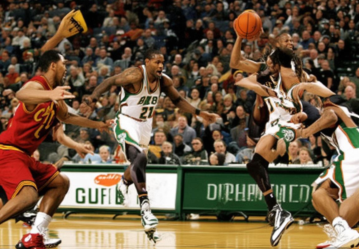 2008-2009赛季NBA骑士vs雄鹿经典对决回顾(图1)